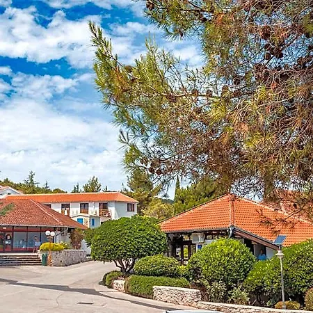 Hotel Victoria Mobilehome Camping Jezera Lovisca
