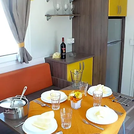 Hotel Victoria Mobilehome Camping Jezera Lovisca 3*