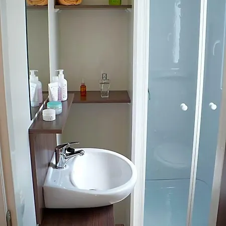 Victoria Mobilehome Camping Jezera Lovisca 3* Vodice